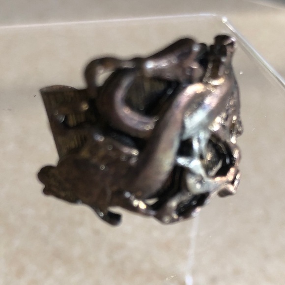 Vintage 1960’s Zodiac Horoscope Pisces Sign Fish unisex Metal Ring - Picture 12 of 16